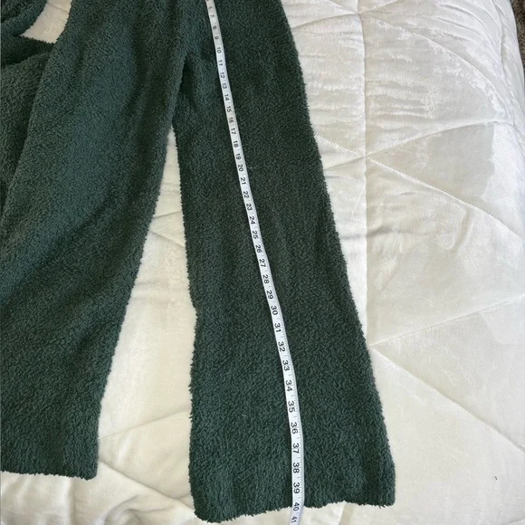 American Eagle Fuzzy Marshmallow Sherpa Pullover Lounge Sweatshirt and Pants Set - Picture 5 of 10